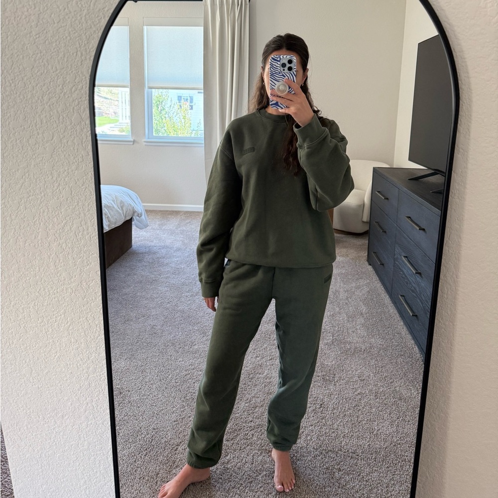 SET Active Olive Green Lounge Set